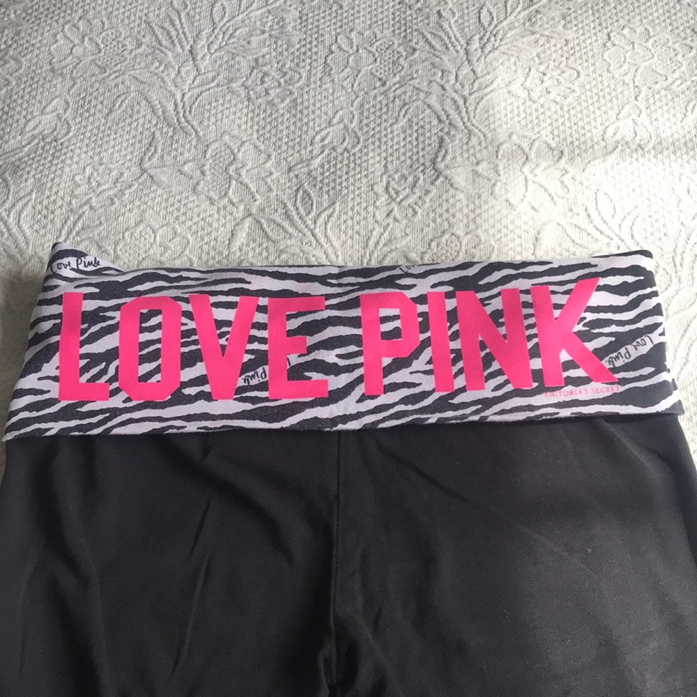 VS PINK Capri length legging. - Picture 2 of 2